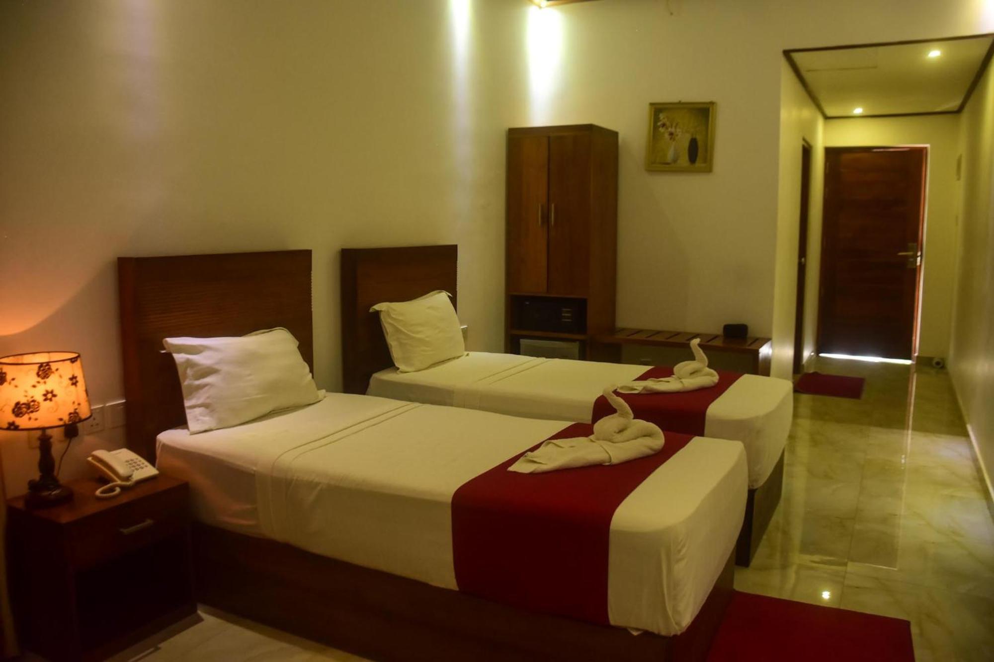 Elephant Eye Hotel Tissamaharama Extérieur photo