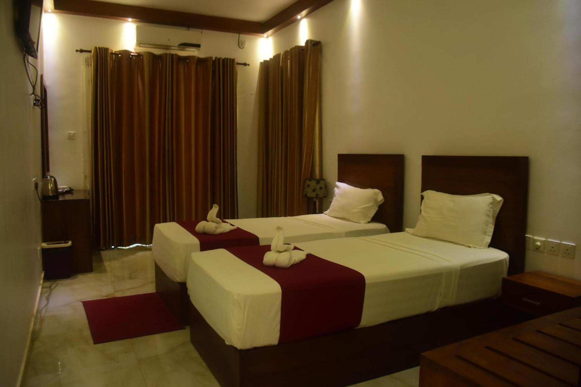 Elephant Eye Hotel Tissamaharama Extérieur photo