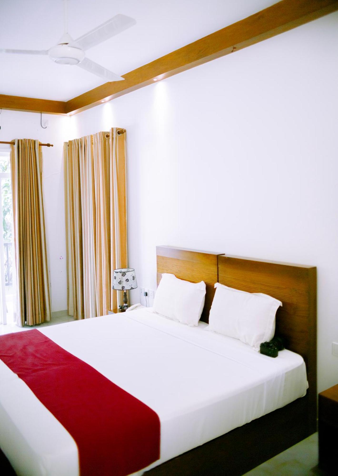 Elephant Eye Hotel Tissamaharama Extérieur photo